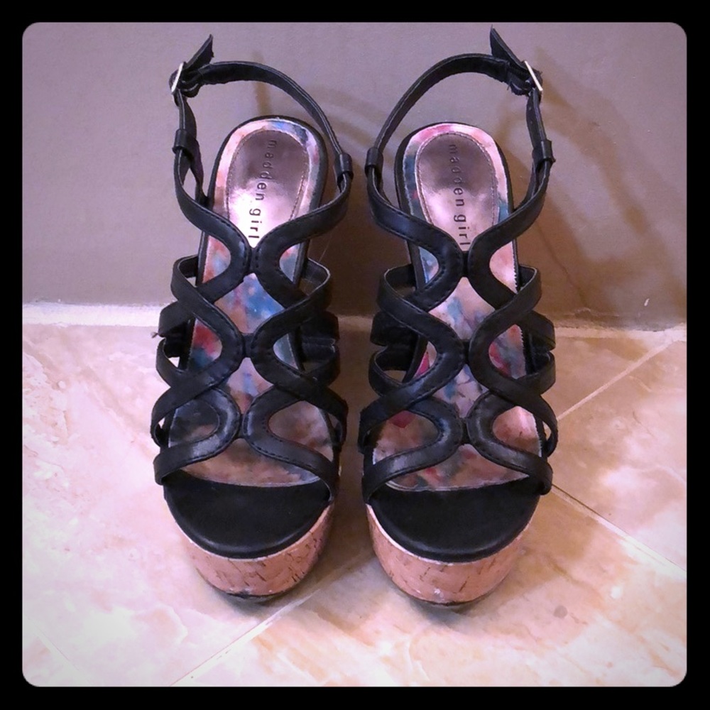 Madden Girl Black Strappy Wedges Sz 7